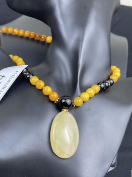 Vòng cổ hổ phách màu hoàng gia đẳng cấp VCHP130722-14