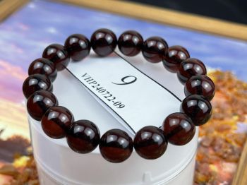 Vòng tay hổ phách huyết đỏ đẹp VHP240722-09