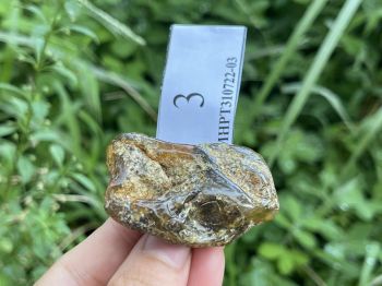 Đá hổ phách thô thiên thạch MHPT310722-03