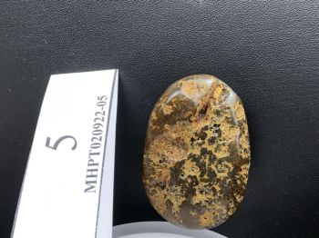 Mặt hổ phách thô MHPT020922-05