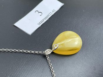 Mặt dây chuyền hổ phách MHP080922-03