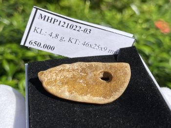 Mặt dây chuyền hổ phách MHP121022-03