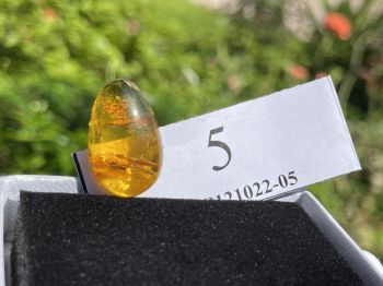 Mặt dây chuyền hổ phách MHP121022-05