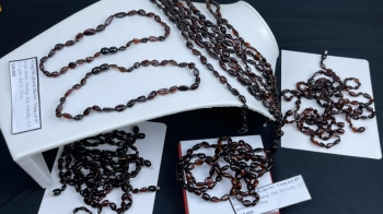 Có Nên Đeo Vòng Hổ Phách Cho Bé? Công Dụng & Lưu Ý Quan Trọng