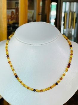Vòng Hổ Phách Trẻ Em Tự Nhiên Nguyên Khối – Lựa Chọn An Toàn, Giá Rẻ Nhất Thị Trường