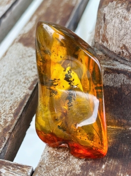 Tác Dụng Phong Thủy Của Hổ Phách Trong Gia Đình