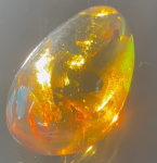 Hổ Phách Tự Nhiên Nguyên Khối – Bảo Vật Thời Gian Với Vân Ánh Kim Rực Rỡ