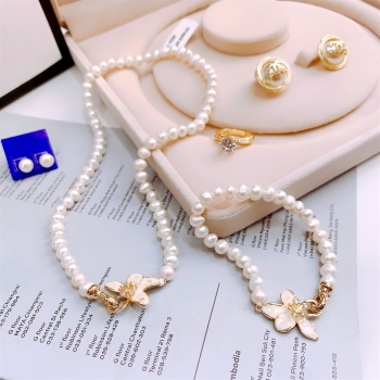 Set ngọc trai LUX P2095 – Đỉnh cao thanh lịch, tặng kèm nhẫn và hoa tai cao cấp