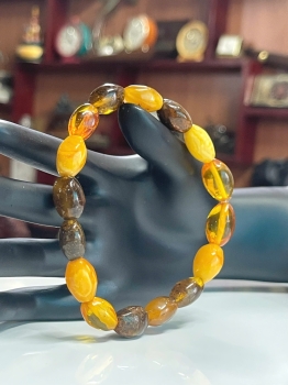 Vòng hổ phách Nga Baltic tự nhiên 100% – Nguyên khối hạt oval phối màu cổ điển, đeo rất “có hồn” VHP181225-02